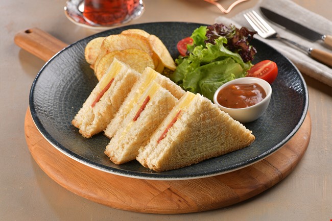 Sucuklu tost
